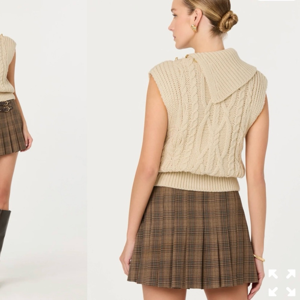 New ASTR The Label Kirstin Sleeveless Cable Knit Foldover Collar Sweater XS - Picture 7 of 7